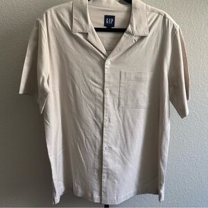GAP Men's Short Sleeve Collar Button Down Shirt